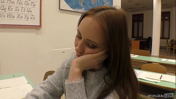 Coed O’ Connor’s SQUIRTING Fantasy with Santa Claus Cums True