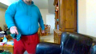 Balls Went from Extremely Itchy Filled up ‘n Busting Large Sperm Load onto Leather Chair💺💛 Pissing