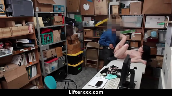 Officer Laid Down the Law in Hopes the Thief Ivy Aura Would Never Steal Again – Lifterxxx